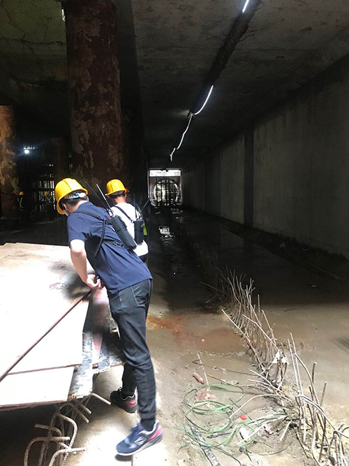地铁透地好色先生污下载